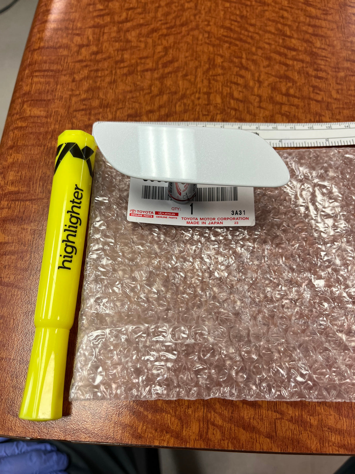 2018-2021 LS500&LS500H | White Metallic | OEM Headlight/Headlamp Washer Cover/Cap | Lexus