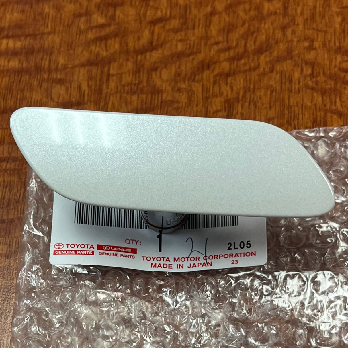 2017-2021 LX570 | Blanco | Cubierta de tapa de parachoques delantero OEM | lexus