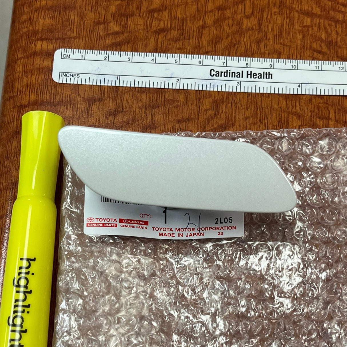 2017-2021 LX570 | Blanco | Cubierta de tapa de parachoques delantero OEM | lexus