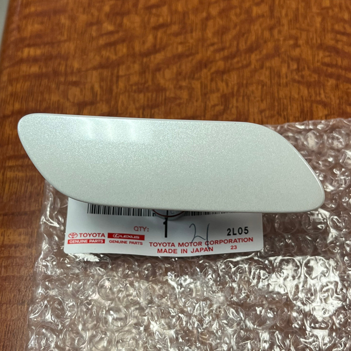 2017-2021 LX570 | Blanco | Cubierta de tapa de parachoques delantero OEM | lexus