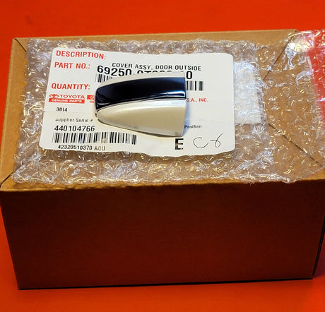New | Venza | Door Handle Cap | 2009-2017 | Blizzard Pearl | OEM | Toyota.